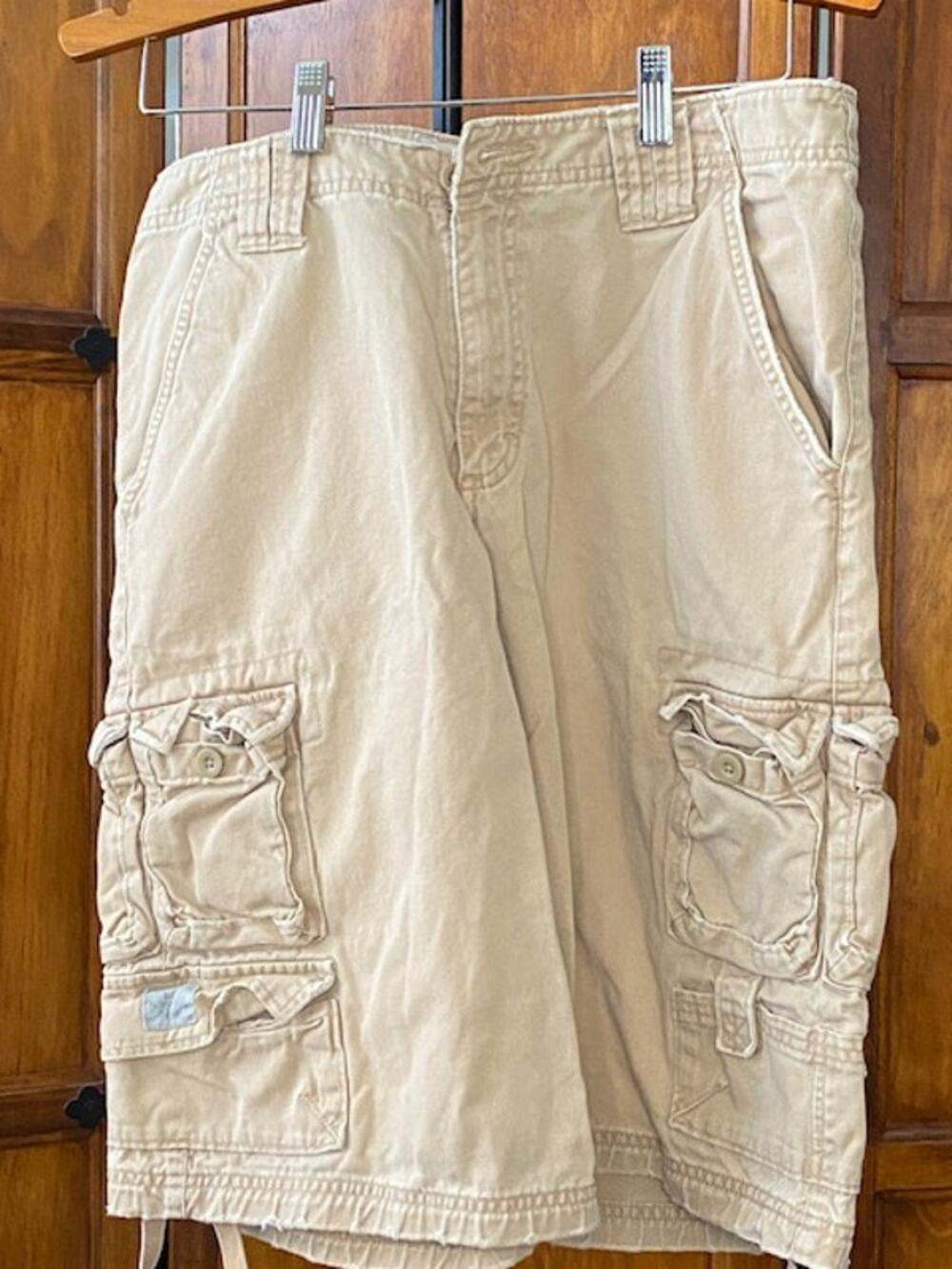 Lee Dungarees Men's Cargo Shorts Khaki Tan Size 32 Cotton Utility Hiking Work
